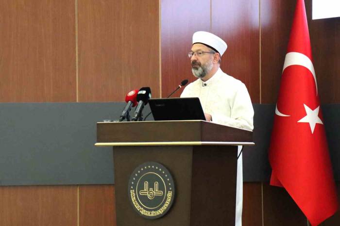 Diyanet İşleri Başkanı Erbaş: “Hedefimiz, Bütün Kardeşlerimizin Kur’an-ı Kerim’i Okuyup Anlamalarına Rehberlik Etmektir”
