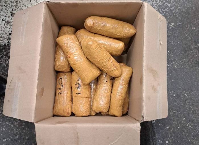 Arabanın Boşluklarına Gizlenen 6 Kilo Eroin Ele Geçirildi