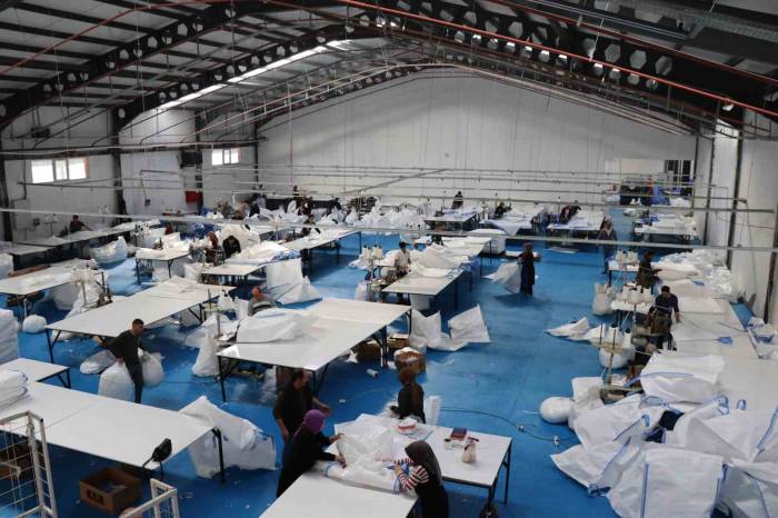Çuval Fabrikası Yüzlerce İnsan İş Oldu