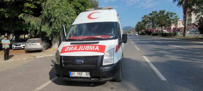 Trafikten Men Edilen Sahte Plakalı Ambulansla Kaçak Sigara Ticareti Polise Takıldı