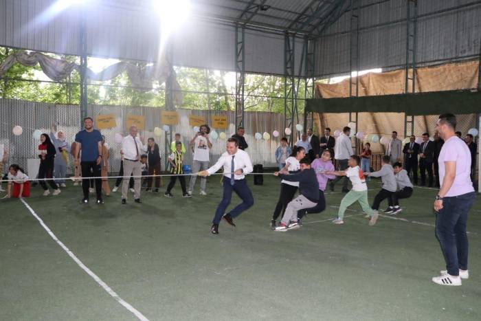 Hakkari’de "Geleneksel Çocuk Oyunları Şenliği" Düzenlendi