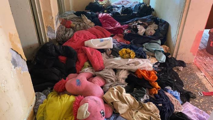 Mahkeme Kararıyla Tahliye Ettirdiği Evini Görünce Gözyaşlarına Boğuldu