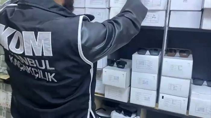 Merdiven Altı Firmalara ’kaçak Gözlük Ve Saat’ Operasyonu: 5 Gözaltı