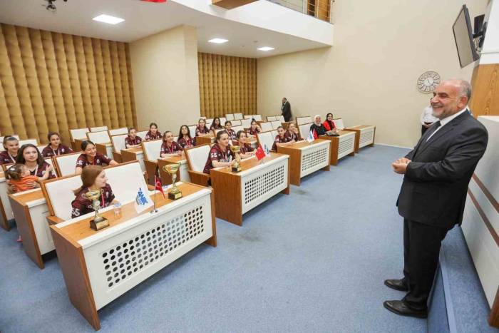 Başkan Sandıkçı: “Spora Ve Sporcuya Destek Oluyoruz”