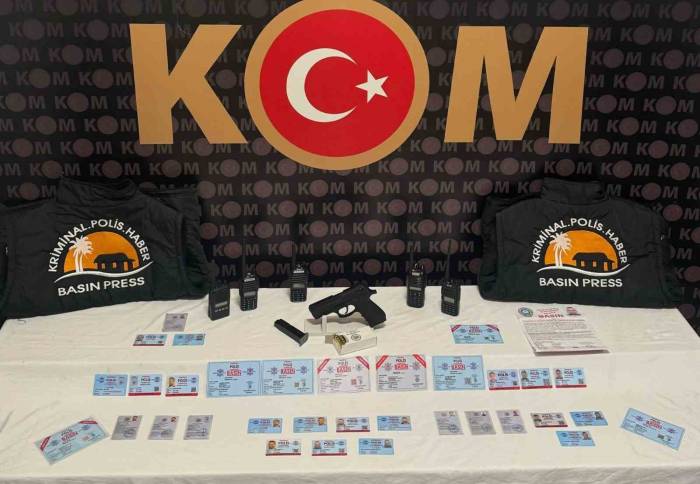 Vatandaşlara Sahte Basın Kartı Satarak 600 Bin Tl Dolandıran 6 Kişi Tutuklandı