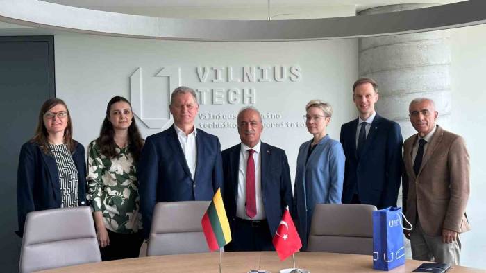 Rektör Çomaklı Yurda 9 İş Birliğiyle Döndü