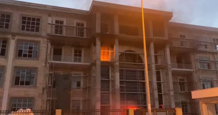 Söke’de Hükümet Konağı İnşaatında Yangın Çıktı