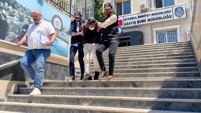 Bayrampaşa’da Eşi Ve Kızını Öldüren Şüpheli Adliyeye Sevk Edildi