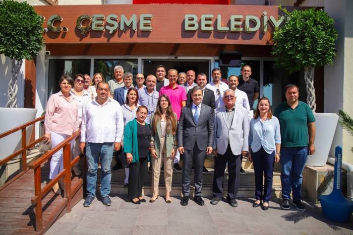 Deniz Yücel’den Başkan Denizli’ye: “Çeşme Sizinle Daha Güze Olacak”