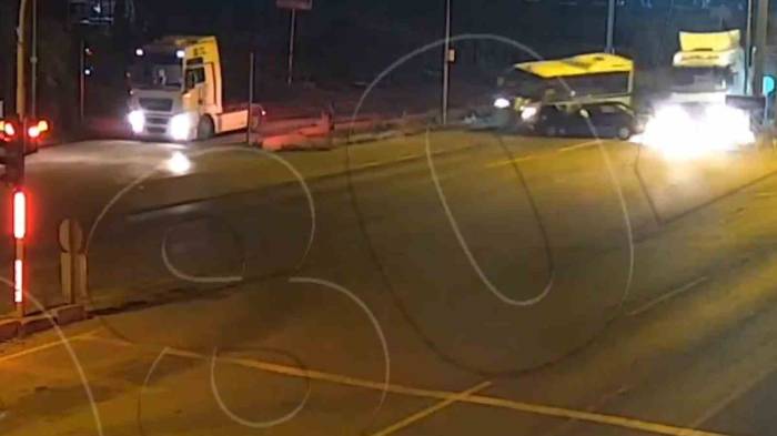 22 Kişinin Yaralandığı Kaza Güvenlik Kamerasında