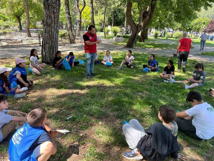 Muğla’da Çocuklar Doğada Kitap Okuyarak Farkındalık Oluşturdu