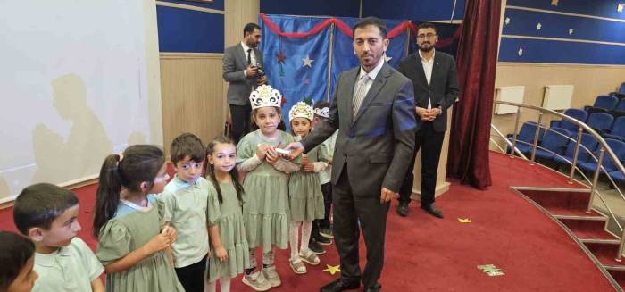 Minik Öğrenciler İçin Mezuniyet Töreni Düzenlendi
