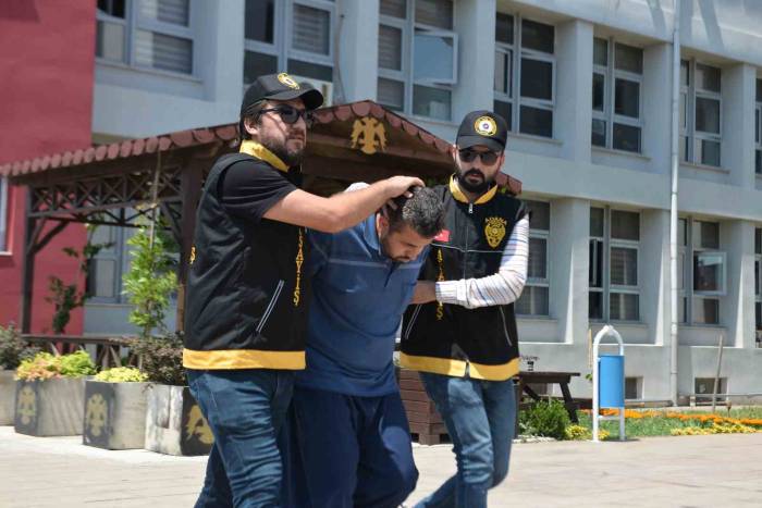 Cinayeti Çocuklarının Gözü Önünde İşlemiş