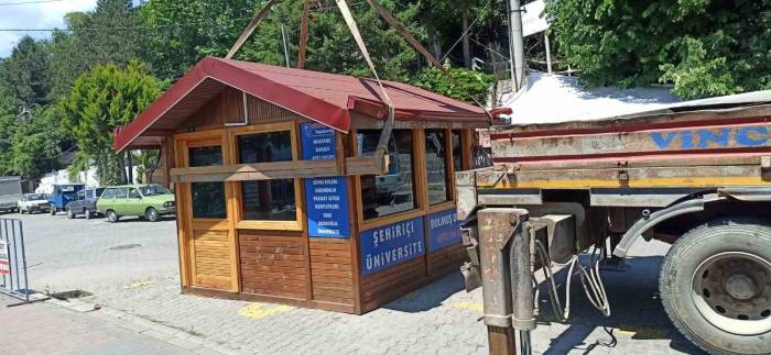 Devrek’te Yaya Yoluna Yapılan Dolmuş Durağı Kaldırıldı