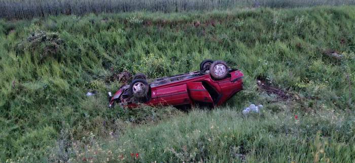 Kontrolden Çıkan Otomobil Dere Yatağına Devrildi