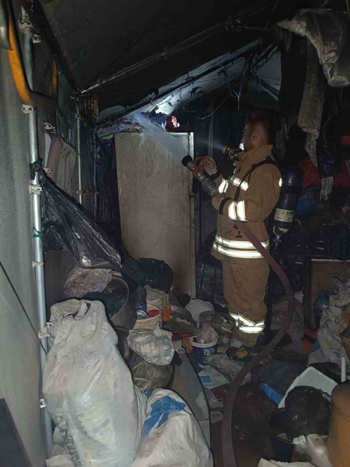 Defne’de Çıkan Yangında Çadır Alevlere Teslim Oldu