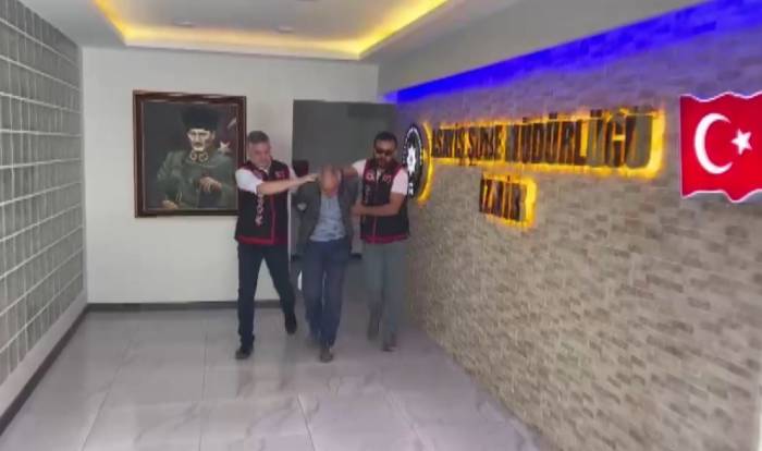 İzmir’de Köpek Besleme Tartışmasında Oğlunu Öldüren Baba Tutuklandı