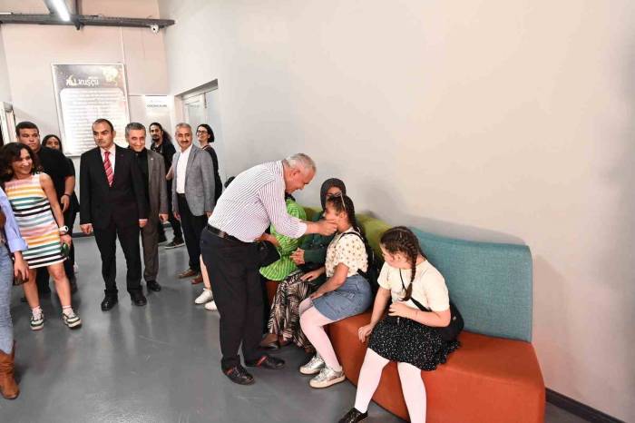 Depremzede Ve Engelli Çocuklar Ali Kuşçu Gökbilim Merkezi’ni Ziyaret Etti