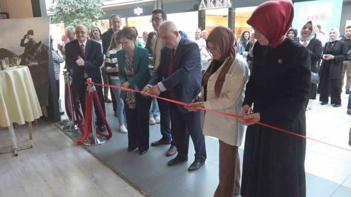 Kütahya’da Merhum Mehmet Dumlu Hoca Anısına Tezhip Ve Minyatür Sergisi