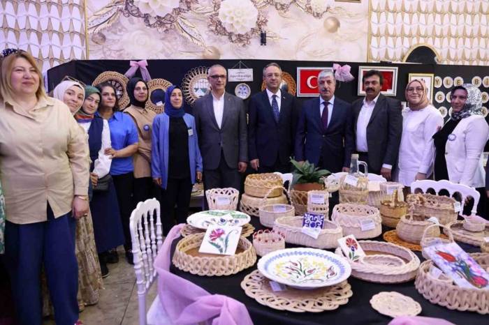 Ko-mek Dilovası İlçe Sergisi Açıldı