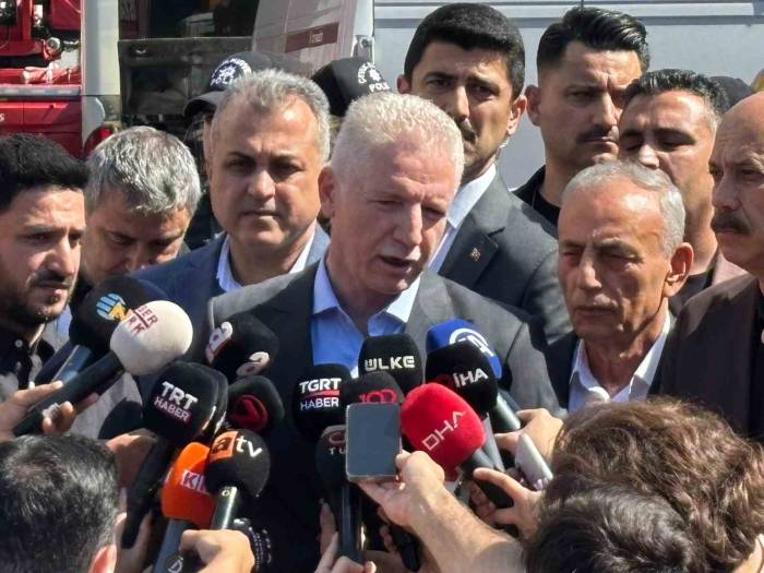 İstanbul Valisi Gül: “7 Kişi Yaralı Olarak Çıkarıldı, 2 Kişinin Daha Göçük Altında Olduğu Söyleniyor”