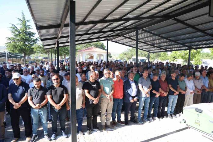 Boğazına Erik Kaçan 7 Yaşındaki Hiranur Nevşehir’de Toprağa Verildi