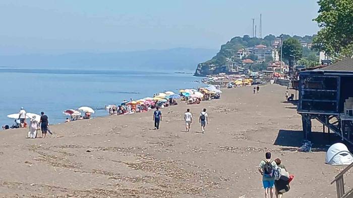 Sınavdan Çıkanlar Plajları Doldurdu