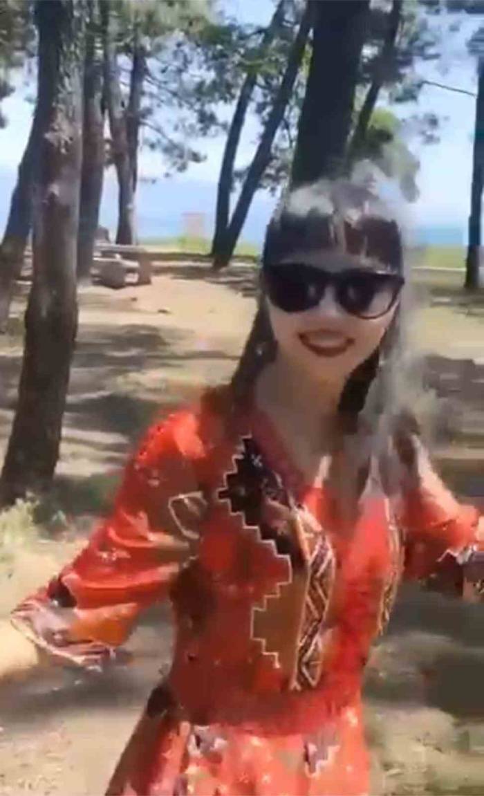 Türk Rehberler Koreli Turistlere Halay Öğretti