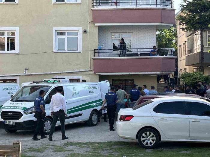 Eşini Ve Evde Bulunan Şahsı Öldüren Koca İntihar Etti