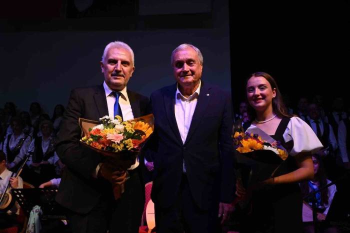 Bozüyük Belediyesi Türk Halk Müziği Korosu’ndan “Yöre Yöre Ezgilerimiz” Türkü Şöleni