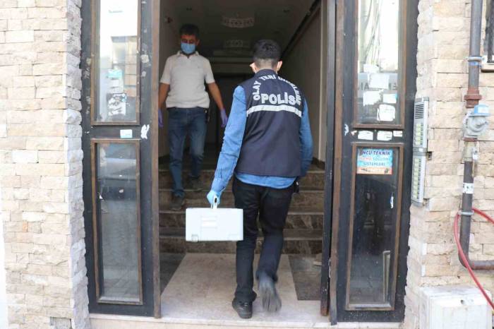 Cesedi 3 Gün Sonra Asansör Boşluğunda Bulundu