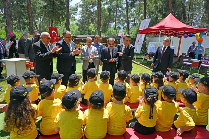 Denizli’de Dünya Arı Günü Miniklerle Kutlandı