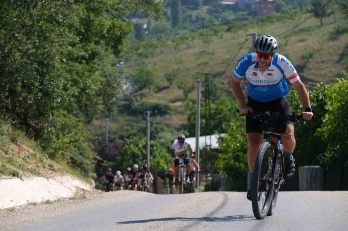 Dünya Bisiklet Günü’nde Mysia Yolları’nda Pedal Çevirdiler