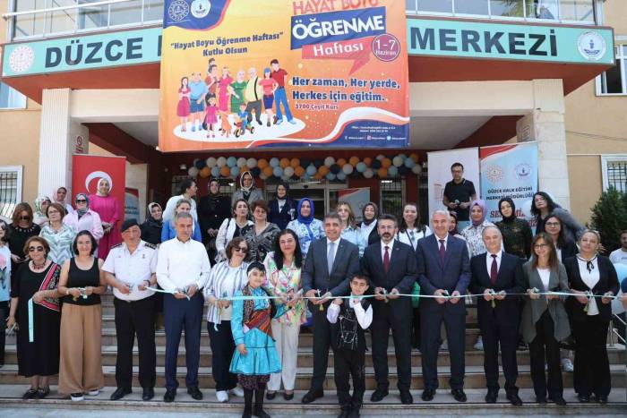 19 Bin Kursiyerin Emeği Bu Sergide