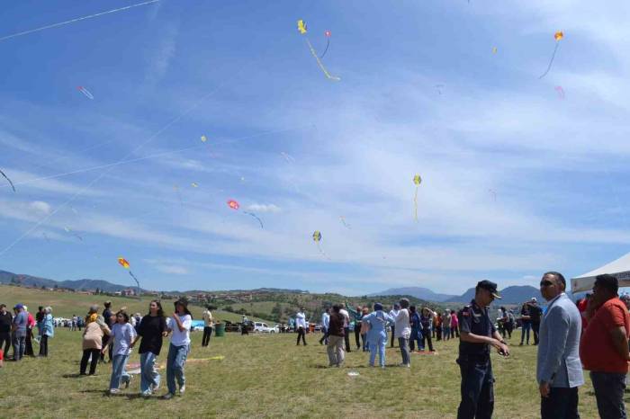 Isparta’da Uçurtma Şenliği Düzenlendi