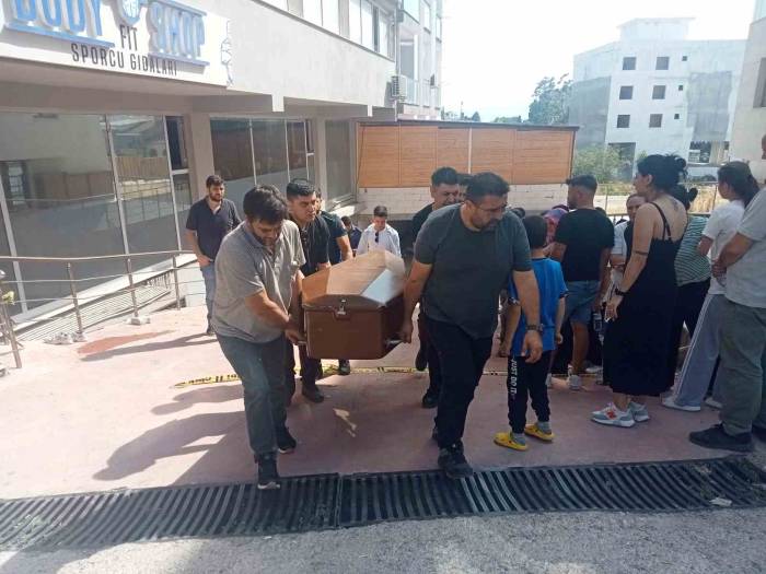 Kayıp 16 Yaşındaki Çocuk, Evinden 400 Metre Uzakta Ölü Bulundu