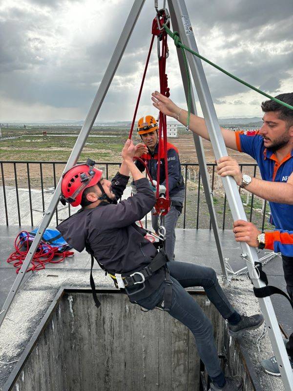 Kars Afad’ın Eğitimleri Sürüyor