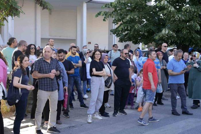 Kartal Belediyesi, Lgs’de Ter Döken Öğrencileri Yalnız Bırakmadı