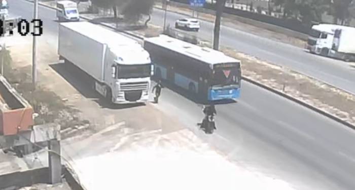 Nakliye İçin Mersin’e Gelen Tır Sürücülerinin Kabusu Olan Motosikletli Hırsızlar Suçüstü Yakalandı