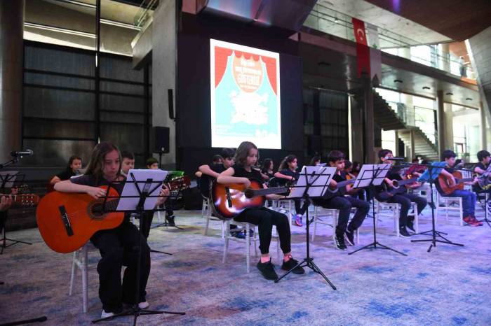 Bilgi Evleri Öğrencilerinden Yetenek Dolu Gösteri