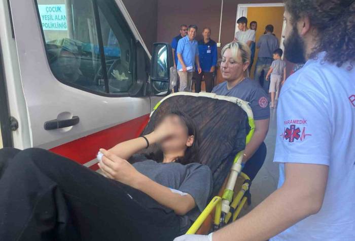 Adıyaman’da 5 Öğrenci Gıda Zehirlenmesi Şüphesiyle Hastanelik Oldu