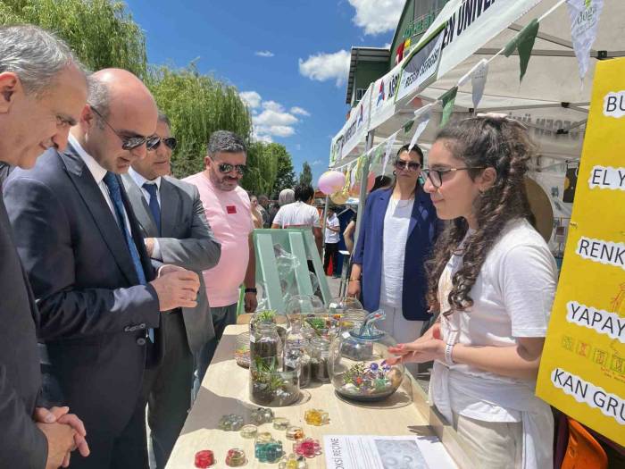 Ağrı’da Projelerin Sergilendiği "Bilim Şenliği" Yoğun İlgi Gördü