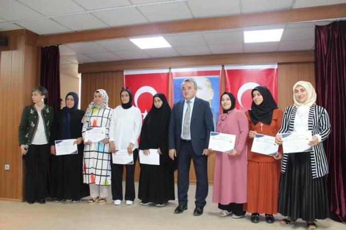 Bozüyük Hem’de Yıl Sonu Sergisi Açıldı