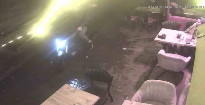 Karaköy’de Mekana “Cudi” Kurşunu Kamerada: Polis Saldırganları Manzara Pozlu Fotoğraftan Yakaladı