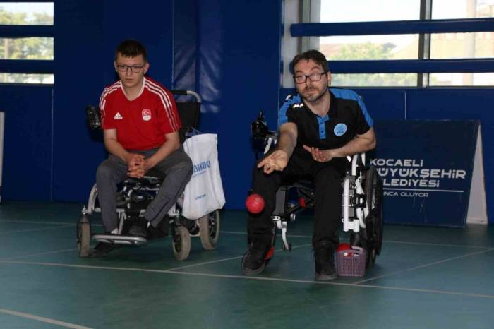 Boccia Turnuvasının Şampiyonu Bağcılar Oldu