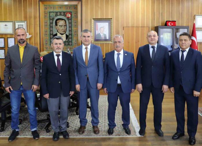 Rektör Çomaklı, Özbek Heyetini Kabul Etti