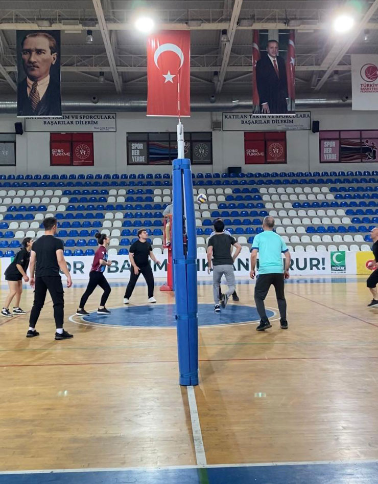 rize-yesilaydan-genclere-voleybol-turnuvasi-ile-bagimlilikla-mucadele-mesaji-2.jpg