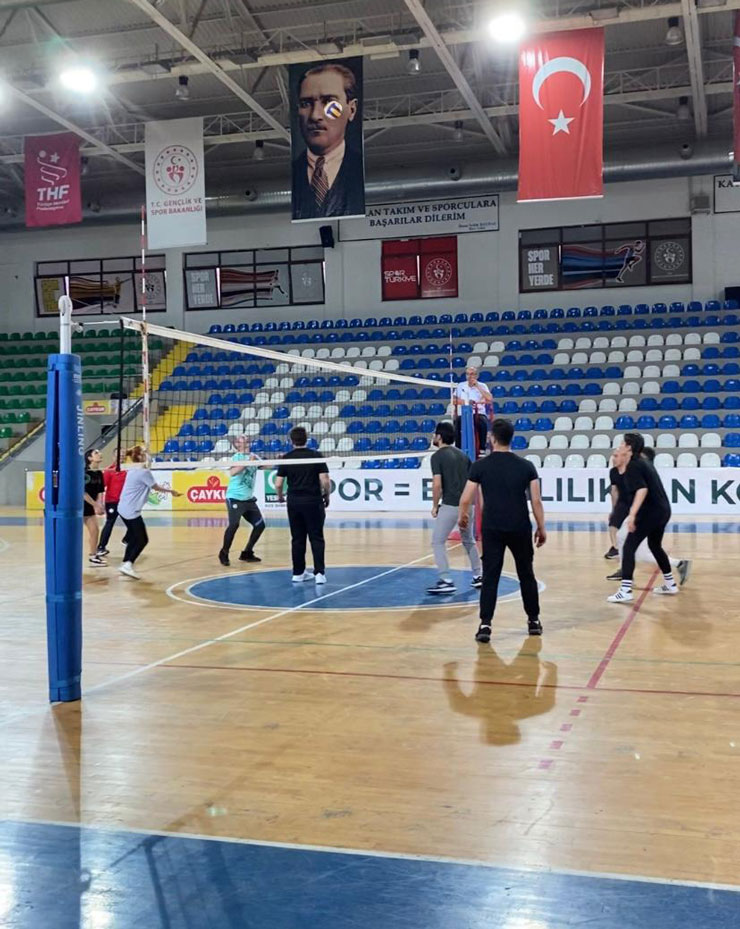 rize-yesilaydan-genclere-voleybol-turnuvasi-ile-bagimlilikla-mucadele-mesaji-3.jpg