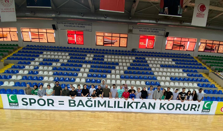 rize-yesilaydan-genclere-voleybol-turnuvasi-ile-bagimlilikla-mucadele-mesaji-5.jpg