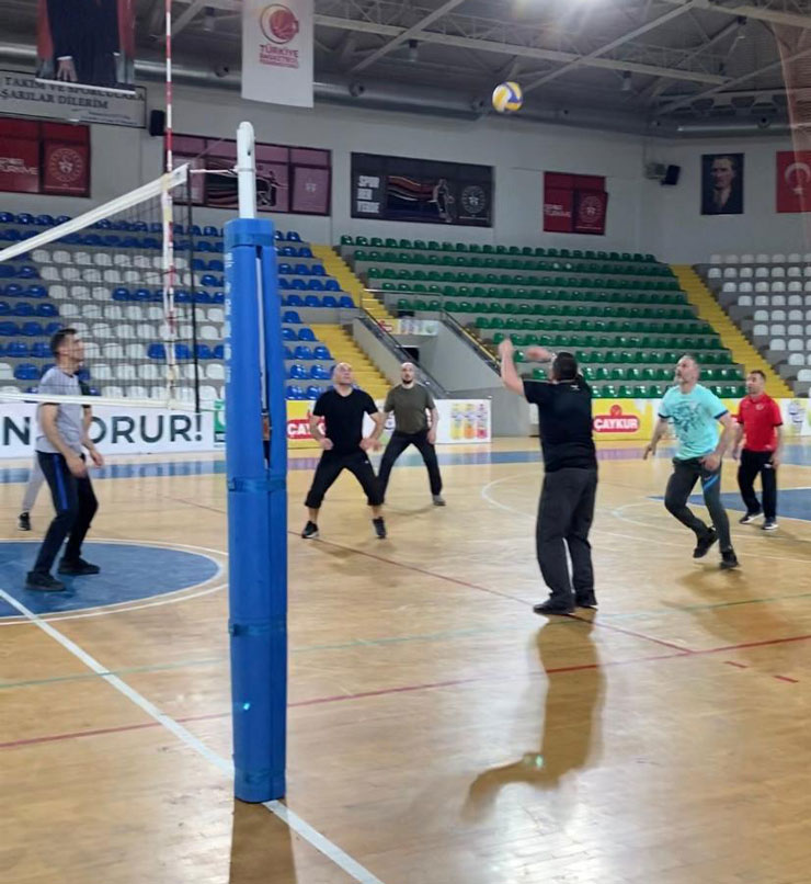 rize-yesilaydan-genclere-voleybol-turnuvasi-ile-bagimlilikla-mucadele-mesaji-7.jpg